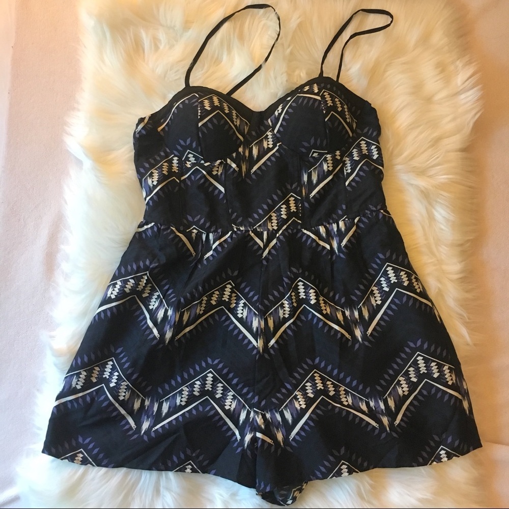BAND OF GYPSIES Romper Size L